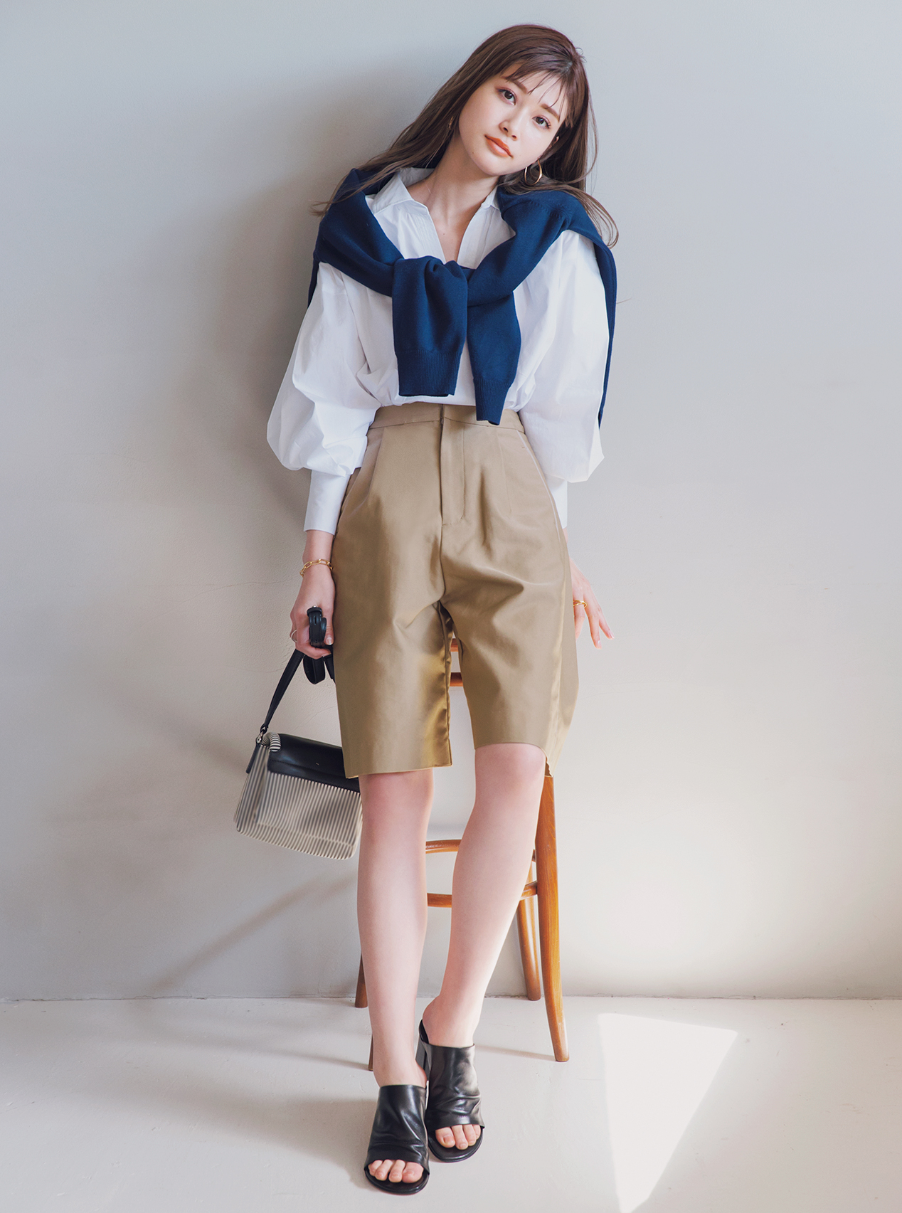 ハーフパンツ×シャツコーデ