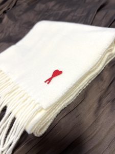 ミス週刊少年マガジン・斉藤里奈】モテ確実♡「AMI PARIS」の白