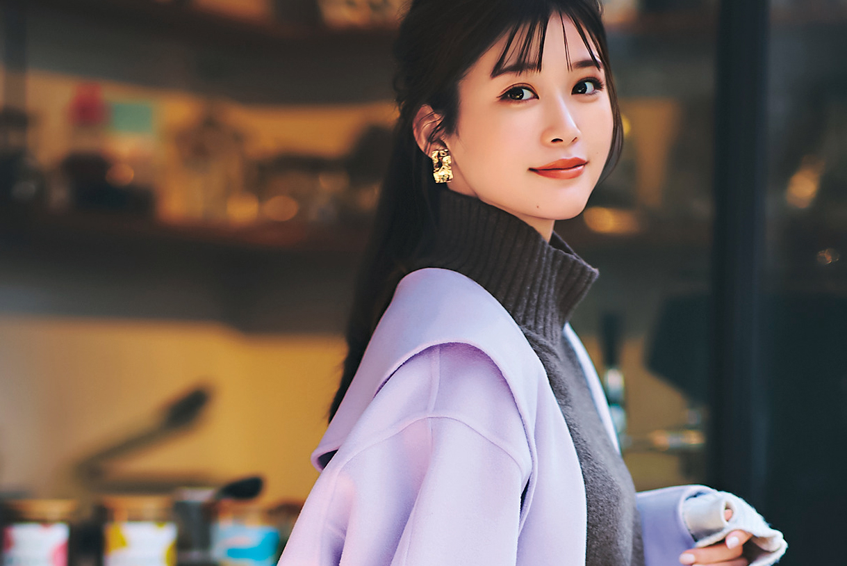 圧倒的な透明感♡ラベンダーカラーコートのお仕事コーデ【今日のコーデ