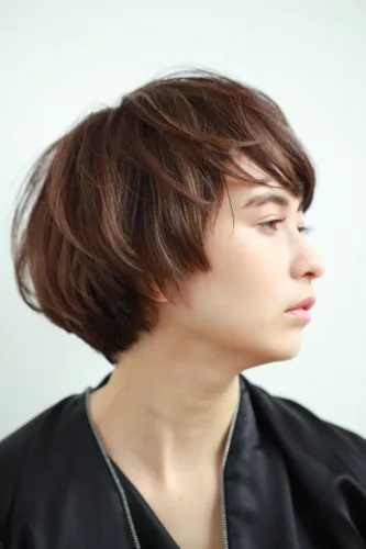 ■前髪あり×束感マッシュショート