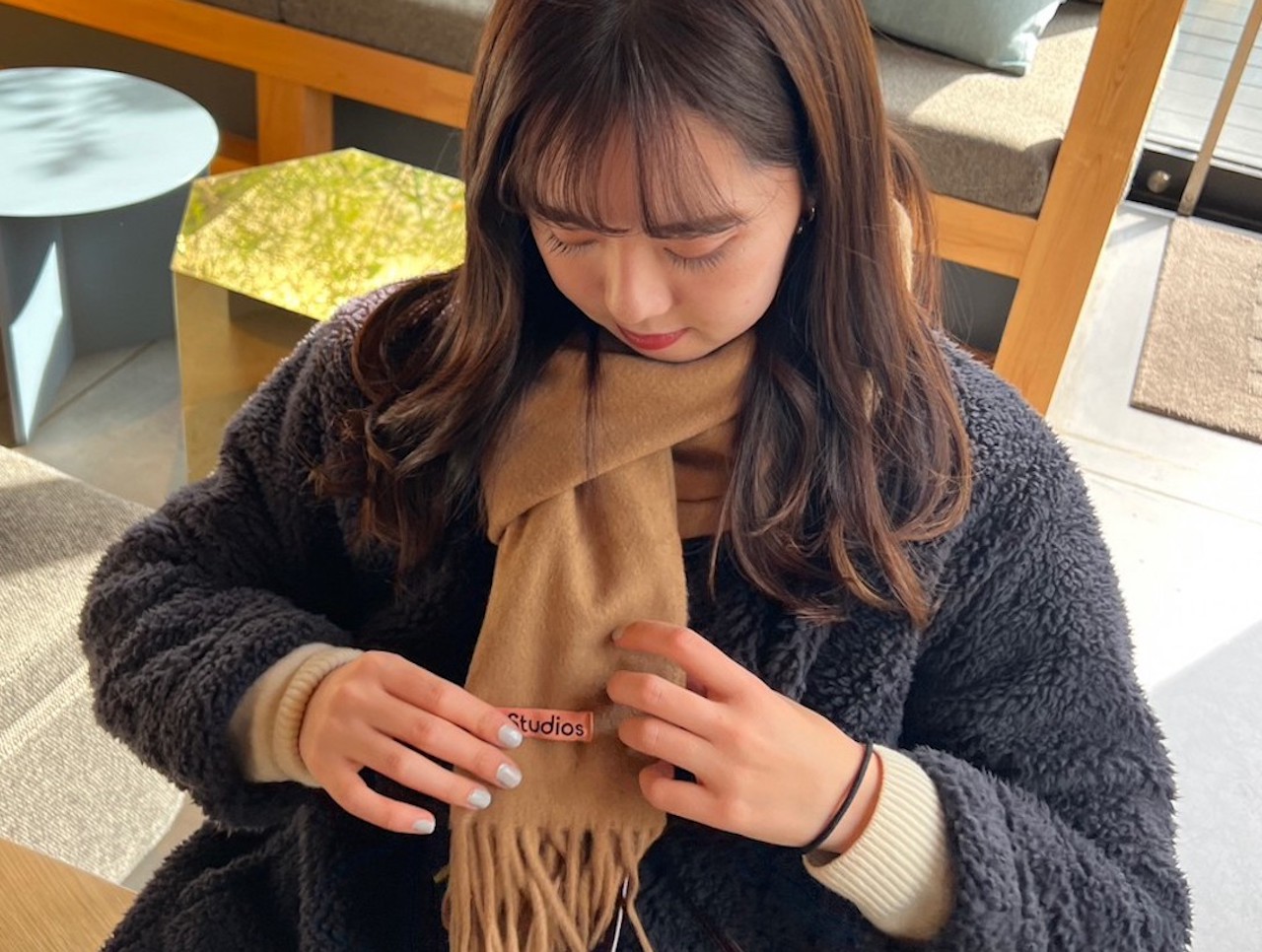 ☆おしゃれ大人気　アクネ 無地マフラー　インスタでも話題！ 大人気「アクネのマフラー」、色ち買いして正解だった♡【おしゃれプロ
