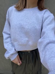 ZARA クロップド スキッパー スウェット ZARA クロップド スキッパー スウェット - メルカリ