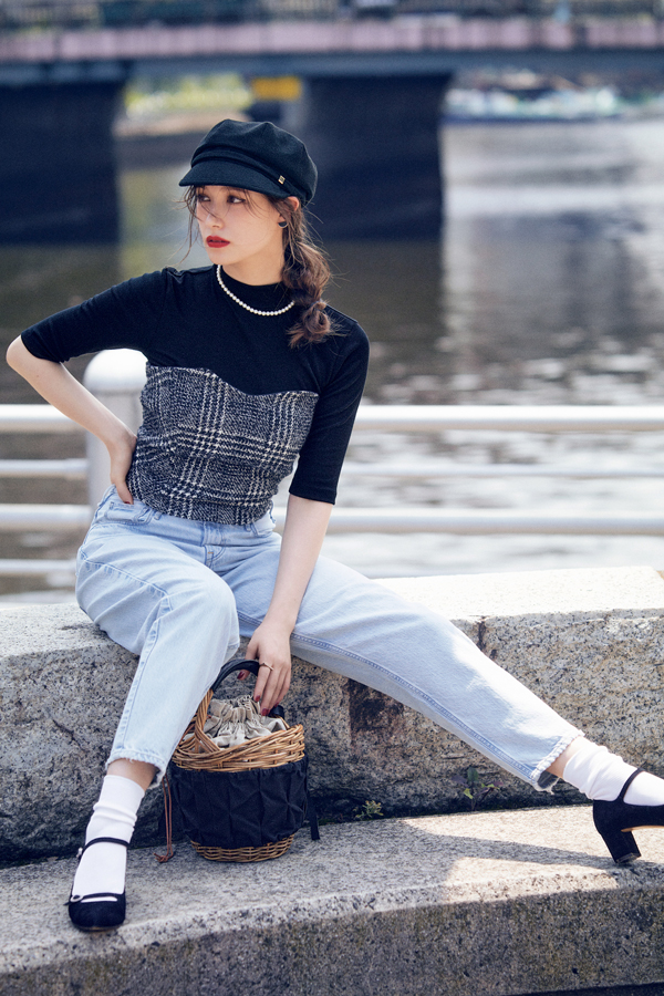 Wide Tapered DENIM ×ビスチェ『カーヴィーシルエットで魅せるコケティッシュな色っぽさ。』