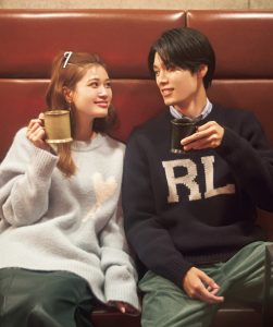 注目俳優・萩原利久さんがCanCam11月号に登場！ めるるの膝枕で