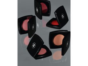 美品♡限定♡残量９割！CHANEL チーク　イルミネイティングブラッシュパウダー ルージュ ココ フラッシュ｜CHANEL他、2商品を使った口コミ