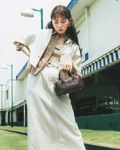 【コーデのアクセントに】Miu Miu バッグチャーム 遊び心+抜け感 遊び心あふれるミュウミュウの新作チャームで、いつものバッグを