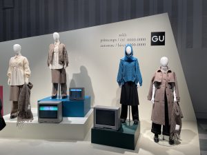 【あみちゃん】新品＊GU　rokh　2ピースコート　ネイビー　M ジーユー GU公式 | 2ピースコート by rokh