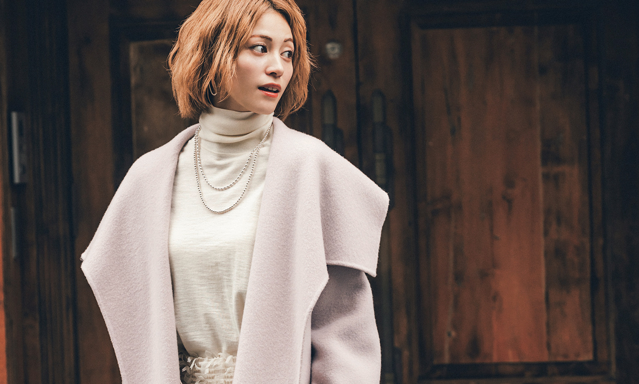 11／26のコーデ】気づいたら毎日モノトーン…そんなお悩みは、ピンク