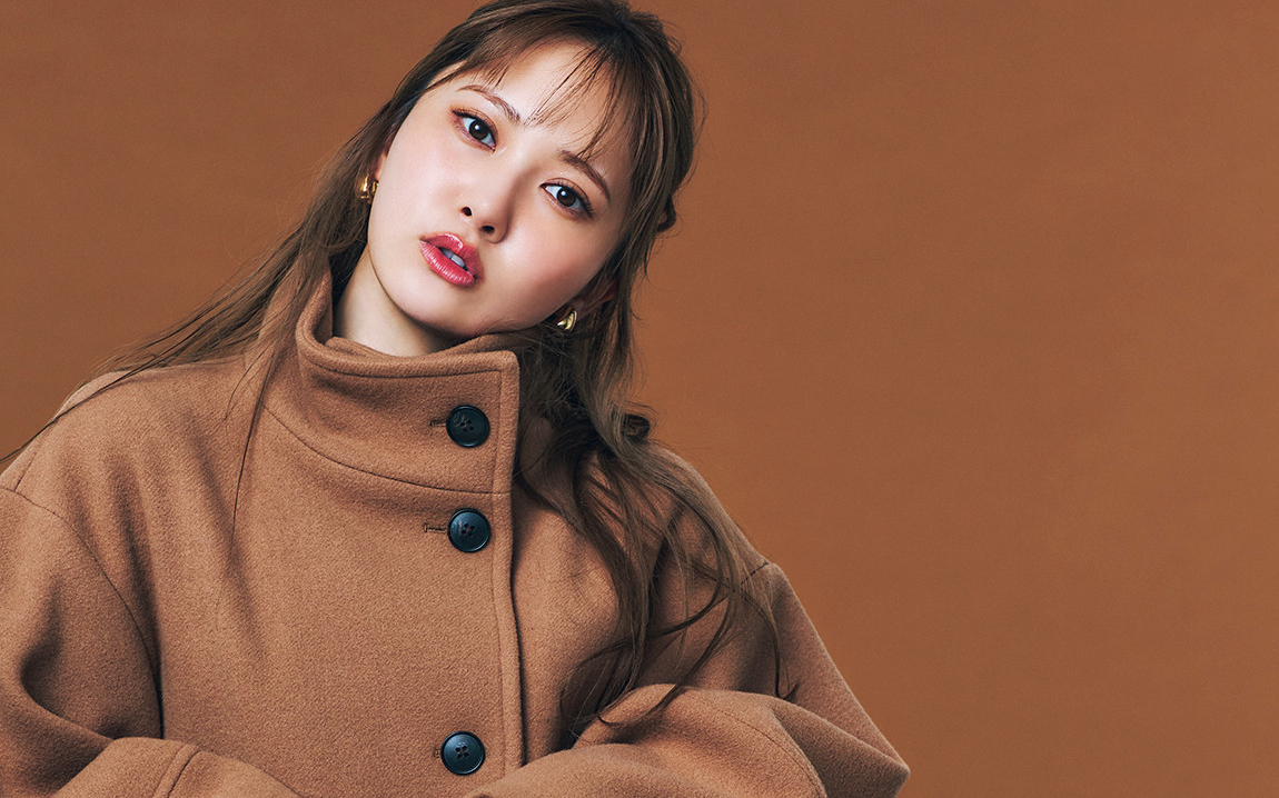 12／7のコーデ】加藤史帆のミニスカコーデ♡ スタンドカラーコートで