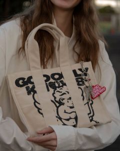 三代目　岩田剛典　god only knows Tシャツ　ホワイト　Sサイズ 岩田剛典 GODONLYNOWS カレッジロゴTシャツ ホワイト Sサイズ