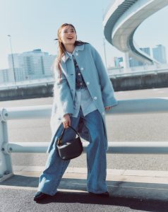 【デニムでワントーンコーデ☆】CHANEL ハンドバッグ シャネル CHANEL デニム チェーントートバッグ | Advanced Style