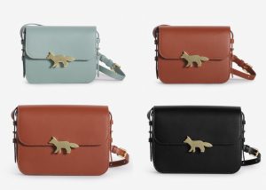 ショルダーバックを下げたプラチナフォックスさん ショルダーバックを下げたプラチナフォックスさん s-musee_350222246