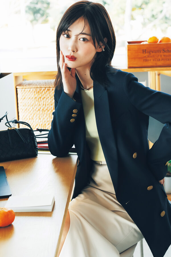 45748『長年の研究が評価されて、なんと島みかん化粧品専門の子会社の執行役員に就任！いいスタートを切るために、1週間前に投資買いしたバッグを初おろし♡』