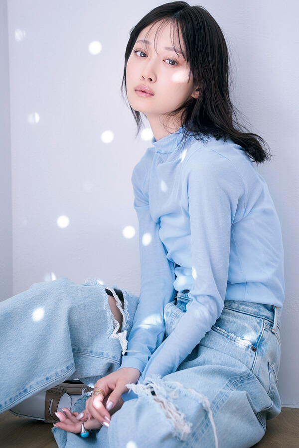 透明感ブルー『洗練されていて、どこか儚げで、もはや透けちゃいそう。〝きれい〟を体現するアイスブルーが、もう一歩素敵な私に導いてくれる！』