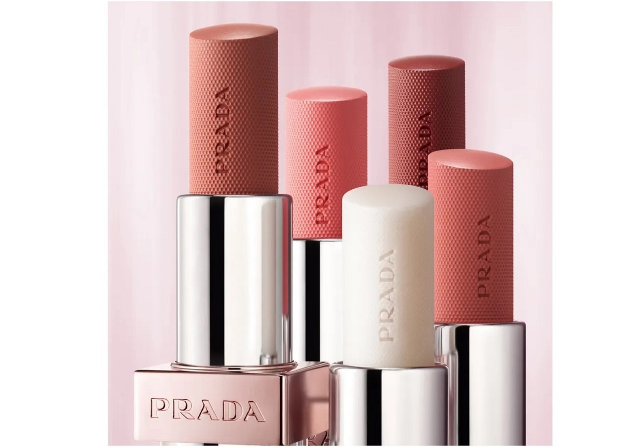 豪奢な PRADA BEAUTY・5/21発売】大バズリップバームからツヤ発色が美し 口紅