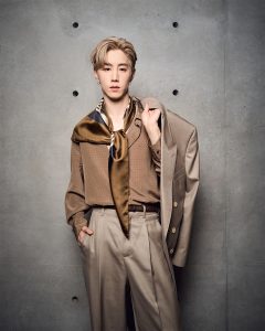 速報】ASTROチャ・ウヌがジャケット姿で魅了！「サンローラン