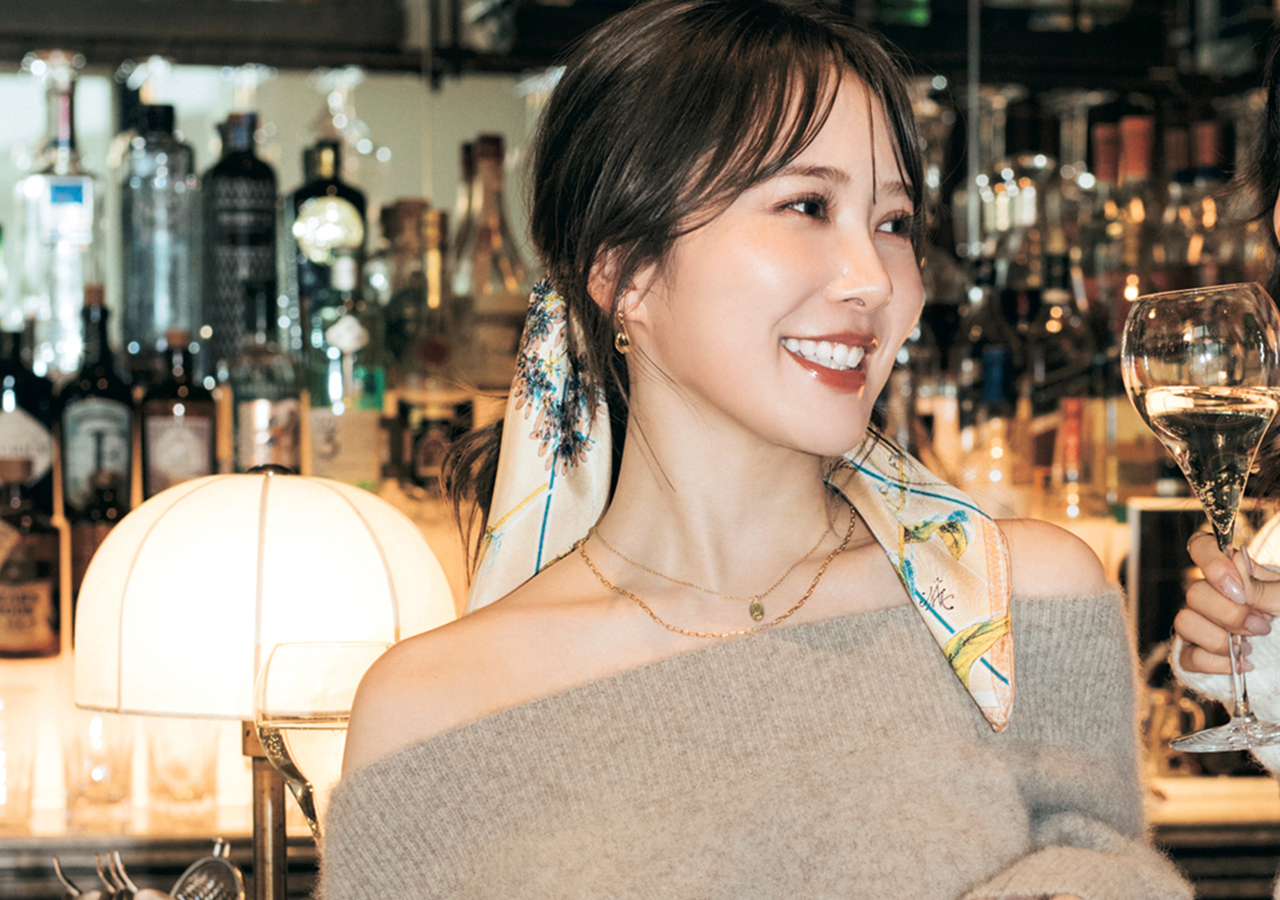 1／9のコーデ】加藤史帆×夜遊びスタイル♡ 鎖骨美人な肌見せニットで