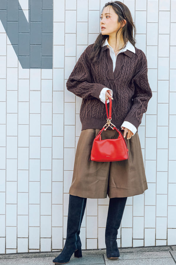 2026年はパワフルさが開運のカギ とにもかくにも赤をひとつ!『2026年は強い女性が出現するといわれている60年に1度の丙午の年! エネルギッシュで華やかな赤をまとって運気上昇の波に乗って♪「今年は同時に真逆の性質を持つ一白水星という星も回ってきます。陰陽が一緒に巡ってくる年なので、甘いと辛い、華やかだけどラフ、など相反するものを組み合わせるとさらにGOOD!」(byここさん)』