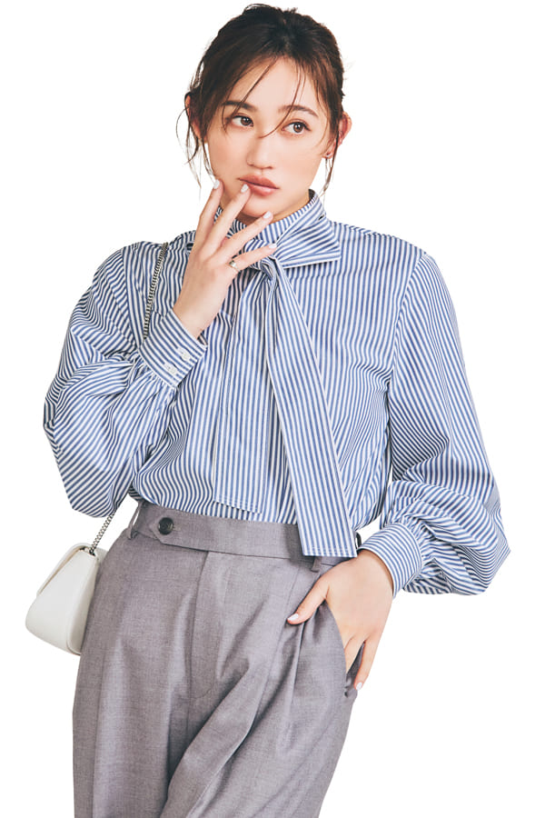 １枚で着る、じゃなくて「もう１枚足しておしゃレイヤード」『１枚重ねるだけで立体感が生まれて、よりおしゃれ上級者見えするコーデに刷新！メリハリもプラスされるから、スタイルアップにも効果的♡』