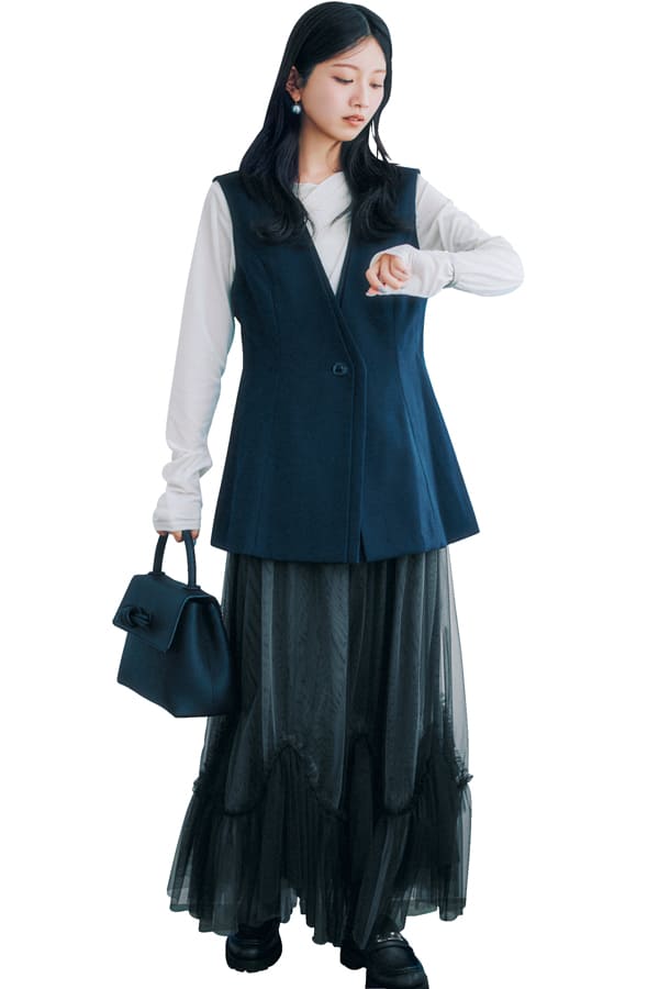 リバーシブル＆ペチコート取り外しOK！ マルチWAYチュールスカート『春に向けて気になる華やかなチュールスカート。実は重たく見えがちな冬のおしゃれに、華やかな抜け感を添えてくれる効果も♡ 最近はインナーを外せるタイプが多く着回し力も◎。』