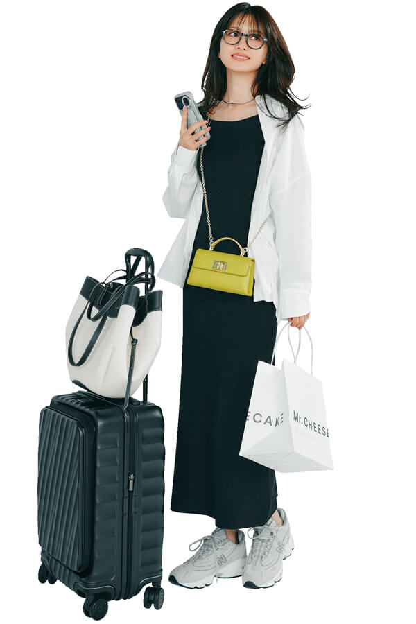 東京駅から新幹線に乗車『発車時刻の1時間前に着いて東京駅限定の手土産を購入。駅のショップ巡りって楽しいんだよね♪』