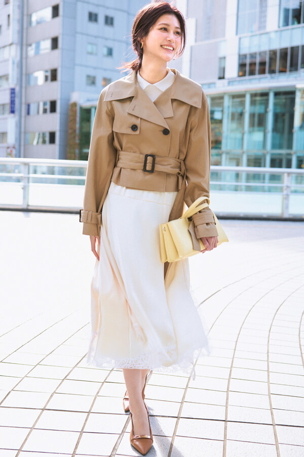 通勤でミディ丈スカートを大人に着こなす方法は？「襟付きトップス」で知的なお姉さんに！『クラシカルは、ミディ丈スカートの本領を発揮できる鉄板スタイル♪ きちんと感のある襟付きトップスに優雅に広がるAラインスカートを合わせれば、品のよいレトロ感をまとった好感度の高いオフィカジが完成！』