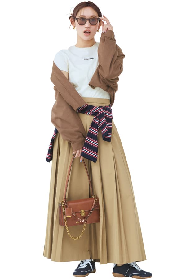 Tシャツ×プリーツスカートコーデ