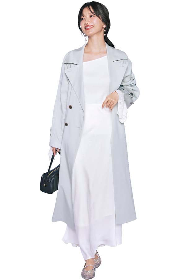 白コーデ×カラートレンチ